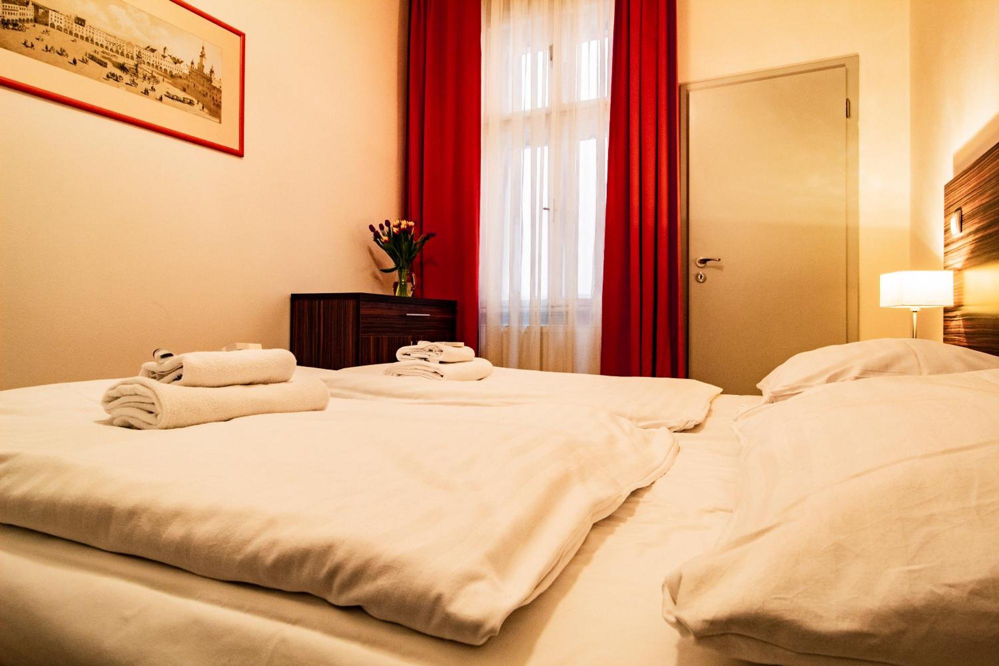 Residence U Cerne Veze Ceske Budejovice Bilik gambar