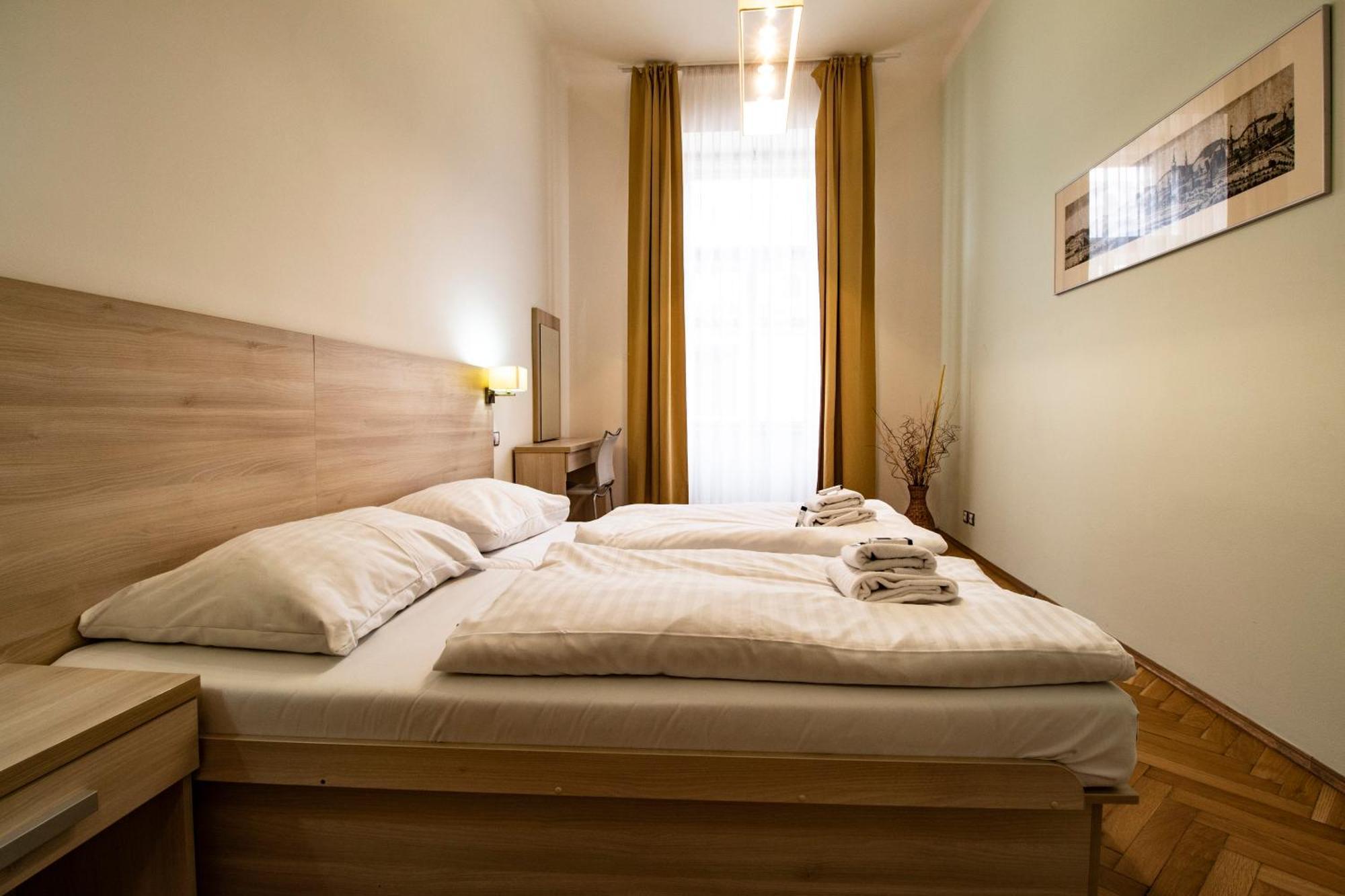 Residence U Cerne Veze Ceske Budejovice Bilik gambar