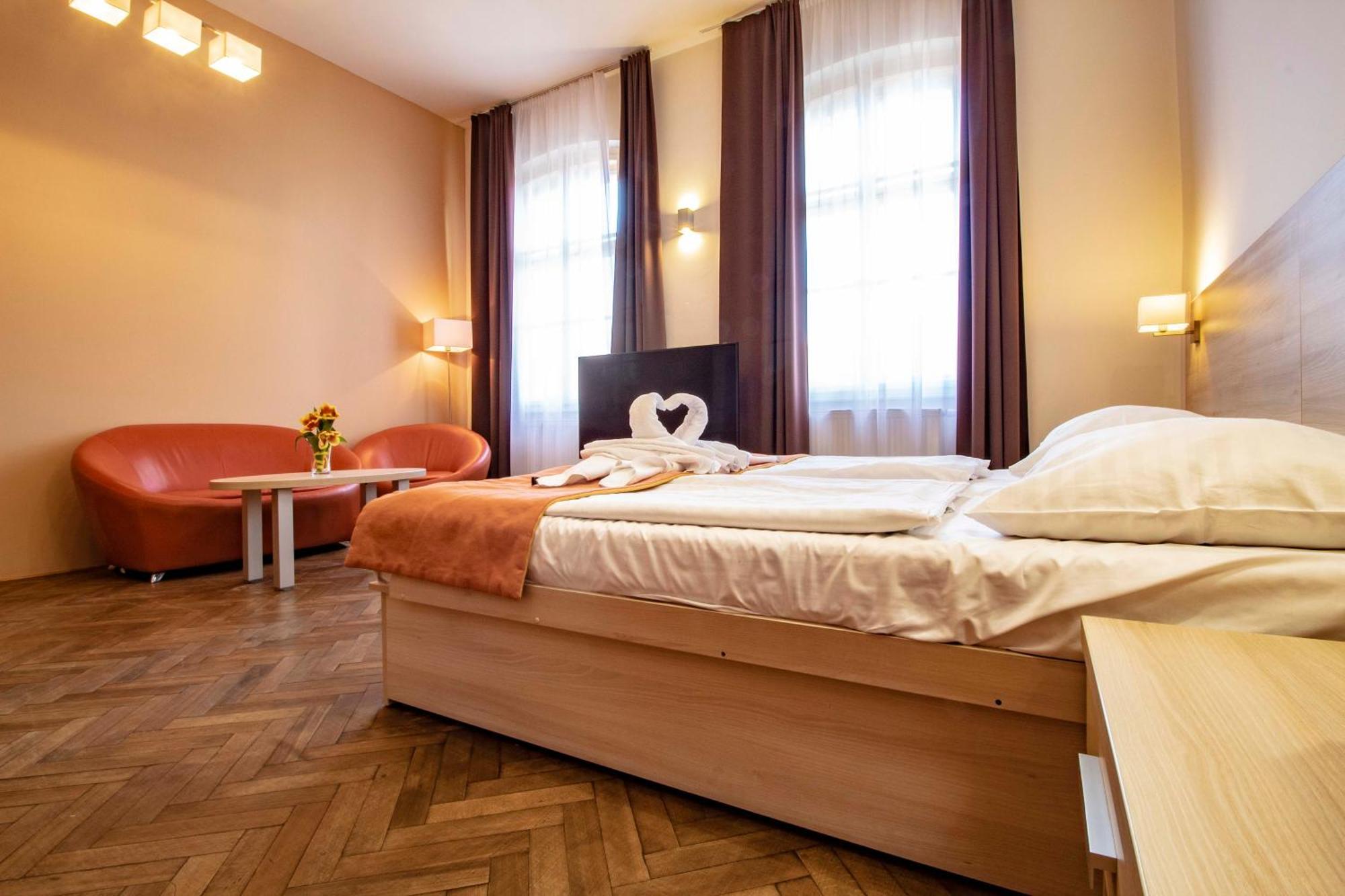 Residence U Cerne Veze Ceske Budejovice Bilik gambar