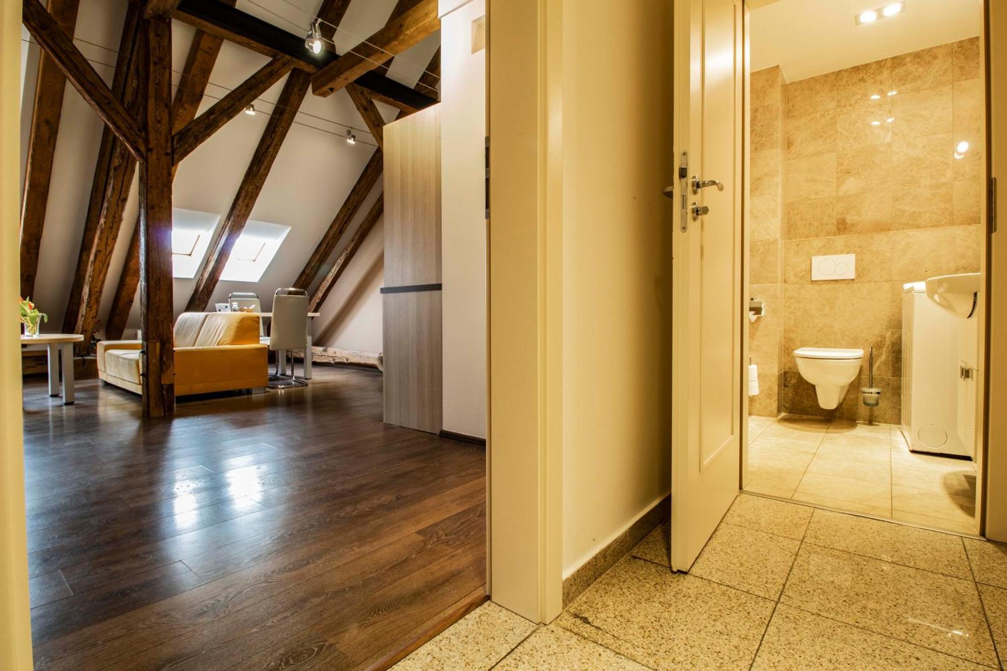 Residence U Cerne Veze Ceske Budejovice Bilik gambar