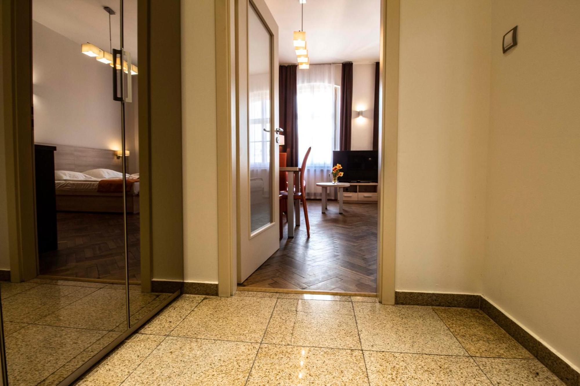 Residence U Cerne Veze Ceske Budejovice Bilik gambar