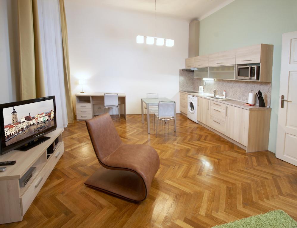 Residence U Cerne Veze Ceske Budejovice Luaran gambar