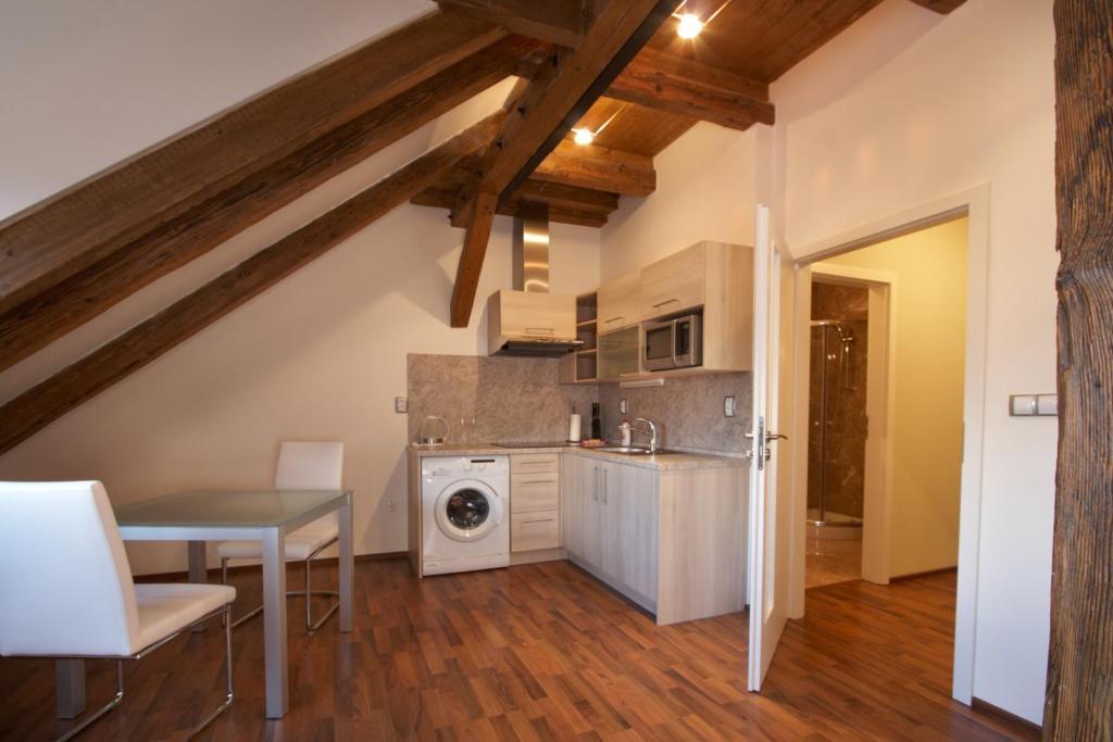 Residence U Cerne Veze Ceske Budejovice Bilik gambar