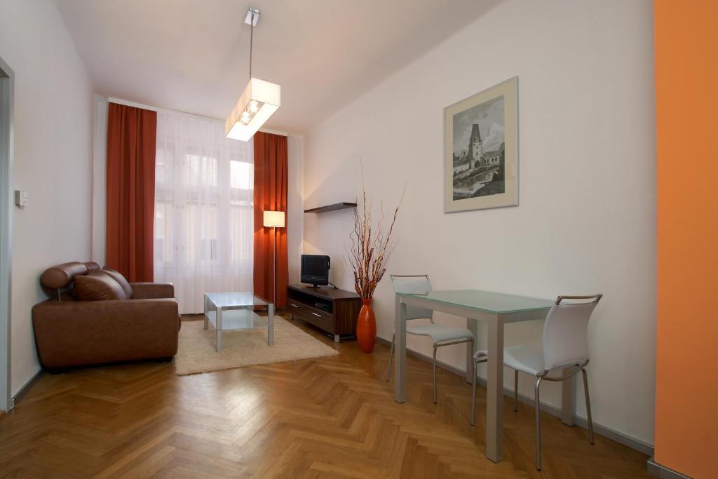 Residence U Cerne Veze Ceske Budejovice Bilik gambar