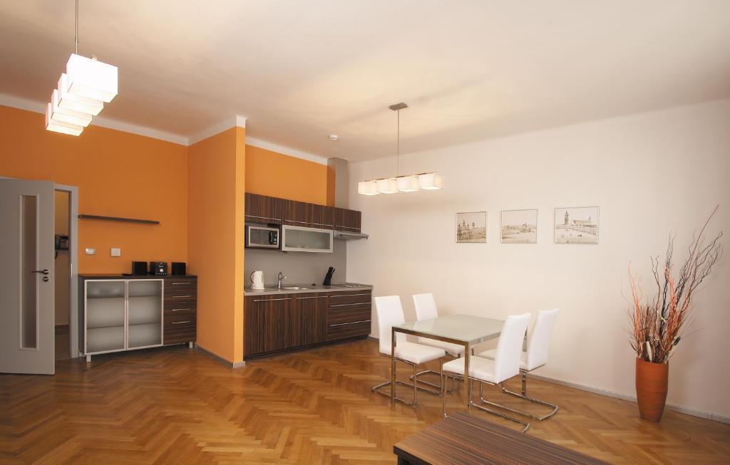 Residence U Cerne Veze Ceske Budejovice Bilik gambar