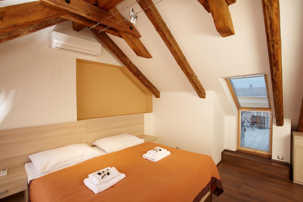 Residence U Cerne Veze Ceske Budejovice Luaran gambar