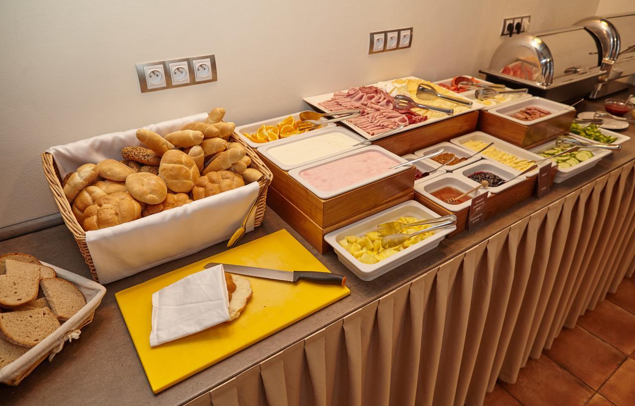Residence U Cerne Veze Ceske Budejovice Luaran gambar