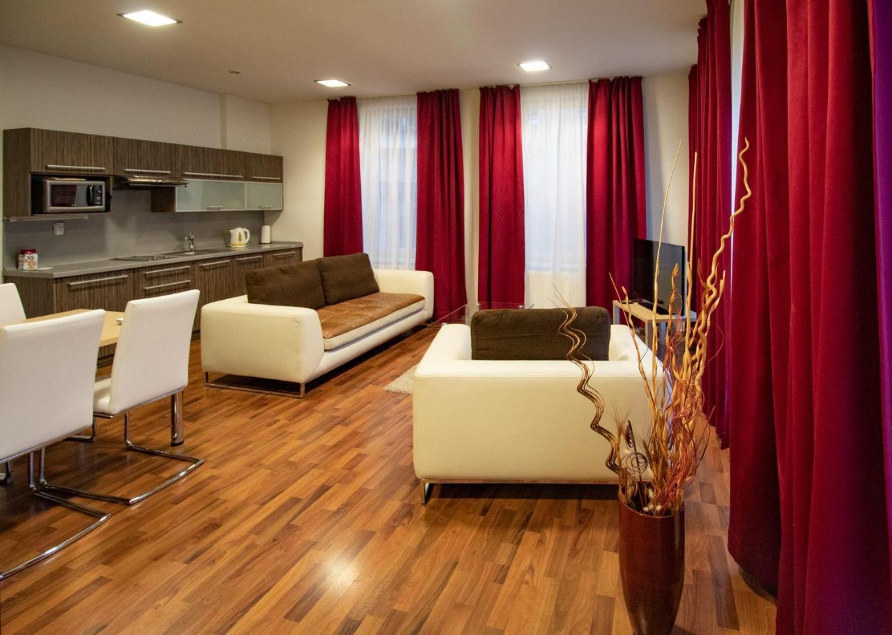 Residence U Cerne Veze Ceske Budejovice Luaran gambar
